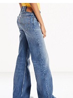 Wide-Leg Jeans
